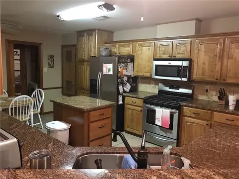 3713 Brighton Dr, Bryan, TX 77802 photo 12