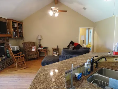 3713 Brighton Dr, Bryan, TX 77802 photo 3