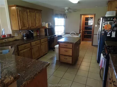 3713 Brighton Dr, Bryan, TX 77802 photo 13