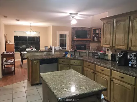 3713 Brighton Dr, Bryan, TX 77802 photo 14