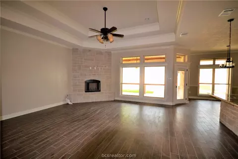3042 Embers Loop, Bryan, TX 77808 photo 4