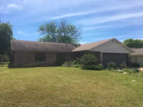 2604 Rustling Oaks Dr, Bryan, TX 77802 photo 2