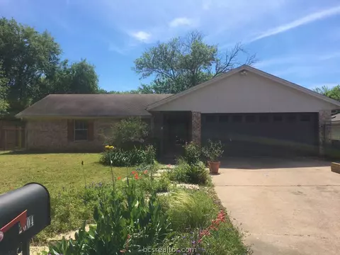2604 Rustling Oaks Dr, Bryan, TX 77802 photo 3