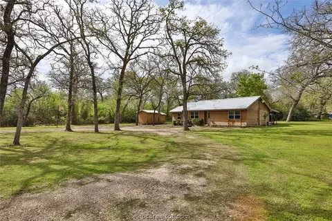 8268 Longview Dr, Bryan, TX 77808 photo 2