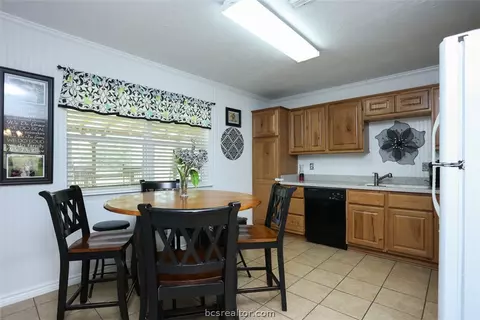 8268 Longview Dr, Bryan, TX 77808 photo 8