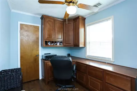 8268 Longview Dr, Bryan, TX 77808 photo 15