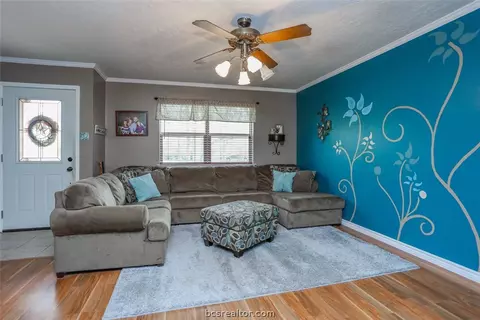 8268 Longview Dr, Bryan, TX 77808 photo 4