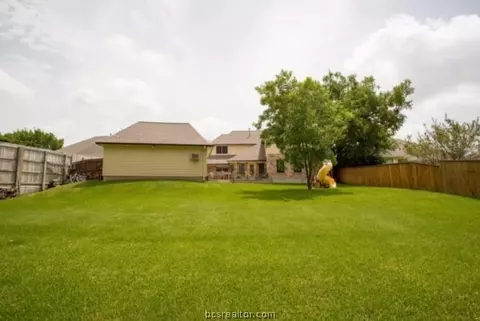 2210 E Briargate Dr, Bryan, TX 77802 photo 8
