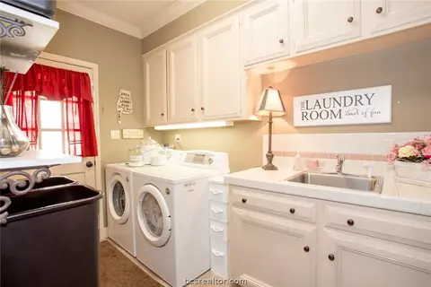 2210 E Briargate Dr, Bryan, TX 77802 photo 33