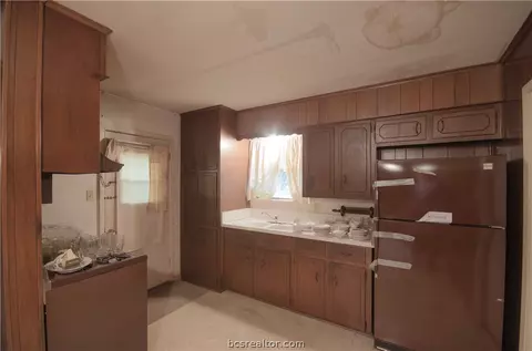 903 Dumas St, Bryan, TX 77803 photo 6
