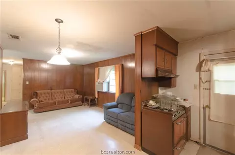 903 Dumas St, Bryan, TX 77803 photo 7