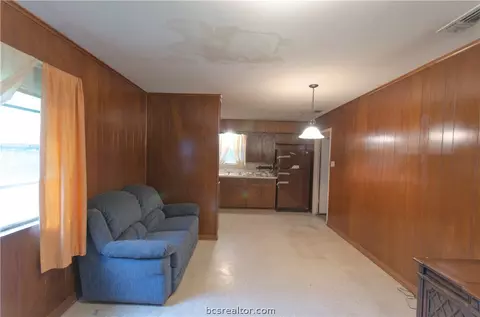 903 Dumas St, Bryan, TX 77803 photo 3