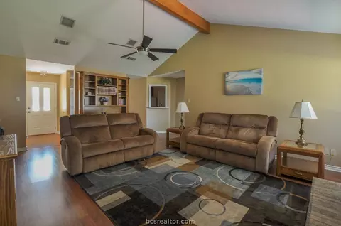 4508 Sutton Ct, Bryan, TX 77802 photo 3