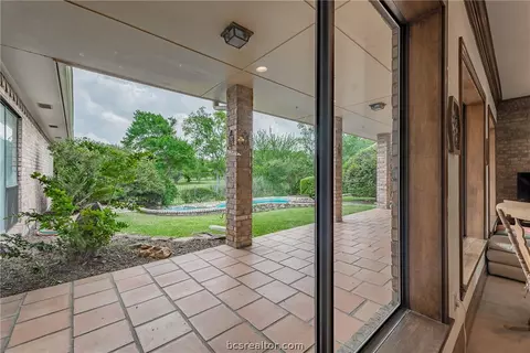 2429 E Briargate Dr, Bryan, TX 77802 photo 9