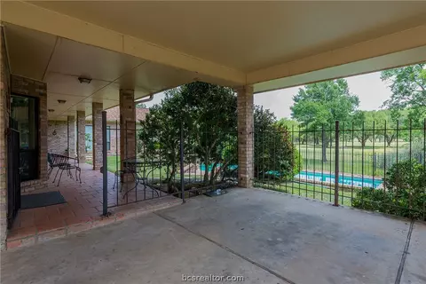 2429 E Briargate Dr, Bryan, TX 77802 photo 22