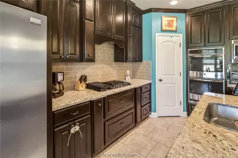 3300 Covington Ct, Bryan, TX 77808 photo 10