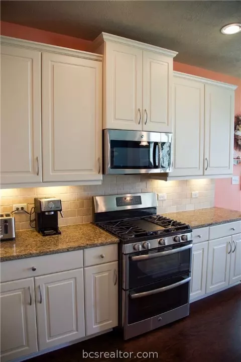 3072 Positano, Bryan, TX 77808 photo 5