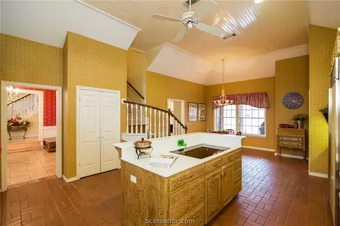 4311 Birchcrest Ln, Bryan, TX 77802 photo 9