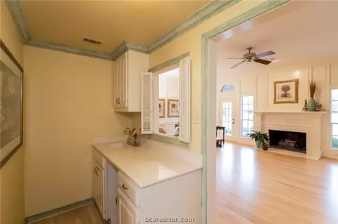 4311 Birchcrest Ln, Bryan, TX 77802 photo 13