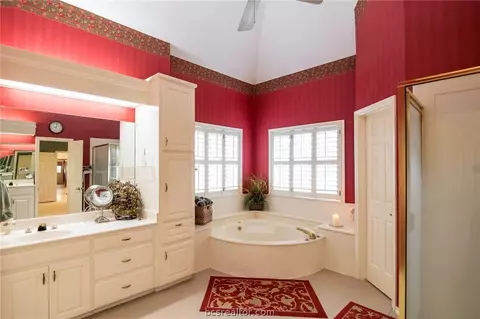 4311 Birchcrest Ln, Bryan, TX 77802 photo 18