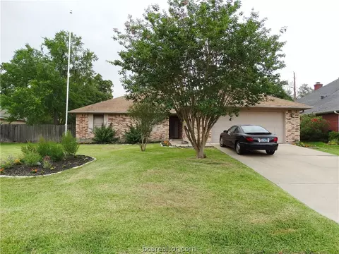 4113 Knightsbridge Ln, Bryan, TX 77802 photo 5