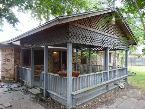 4113 Knightsbridge Ln, Bryan, TX 77802 photo 2