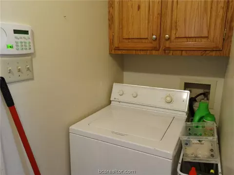 4113 Knightsbridge Ln, Bryan, TX 77802 photo 9