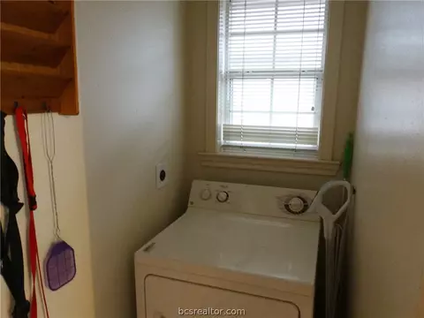 4113 Knightsbridge Ln, Bryan, TX 77802 photo 8