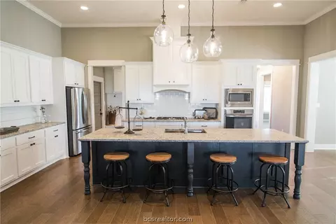 3209 Ashville Path, Bryan, TX 77808 photo 5
