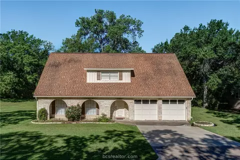2502 Willow Bend Dr, Bryan, TX 77802 photo 1