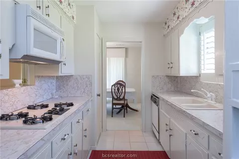 2502 Willow Bend Dr, Bryan, TX 77802 photo 7