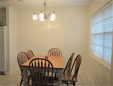 2903 Hillside Dr, Bryan, TX 77802 photo 4