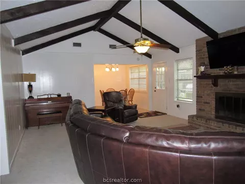 2903 Hillside Dr, Bryan, TX 77802 photo 2
