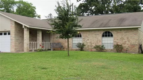 2903 Hillside Dr, Bryan, TX 77802 photo 1