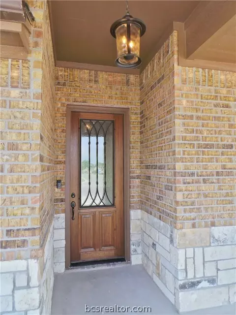 3048 Embers Loop, Bryan, TX 77808 photo 2