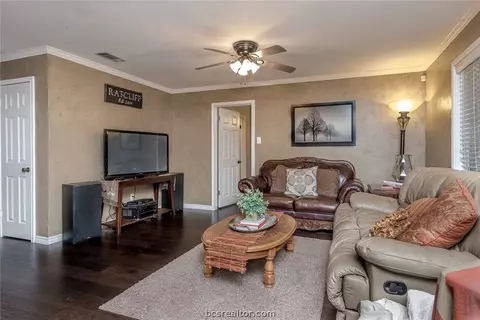3514 Oakside Dr, Bryan, TX 77802 photo 2