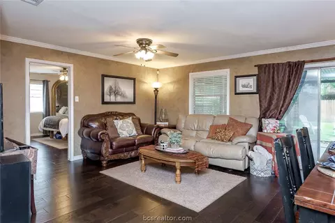 3514 Oakside Dr, Bryan, TX 77802 photo 3