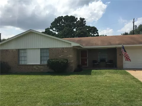 3514 Oakside Dr, Bryan, TX 77802 photo 1