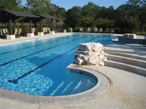 2815 Maroon Ct, Bryan, TX 77807 photo 6