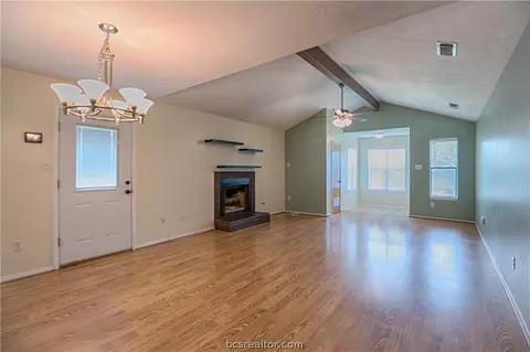 2124 La Brisa Dr, Bryan, TX 77807 photo 5