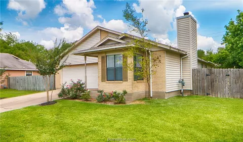2124 La Brisa Dr, Bryan, TX 77807 photo 3