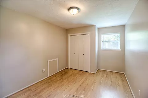 2124 La Brisa Dr, Bryan, TX 77807 photo 15