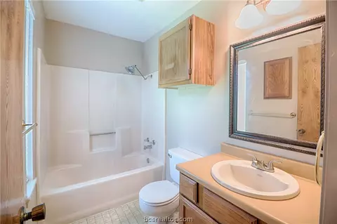 2124 La Brisa Dr, Bryan, TX 77807 photo 14