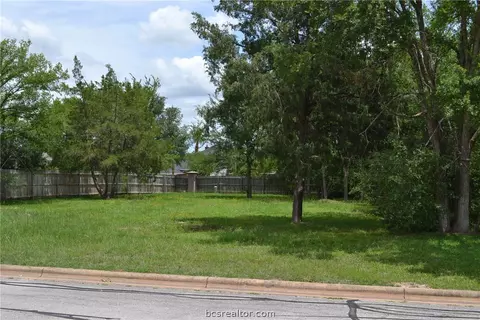 4004 Park Hurst, Bryan, TX 77802 photo 4