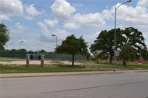 4004 Park Hurst, Bryan, TX 77802 photo 9