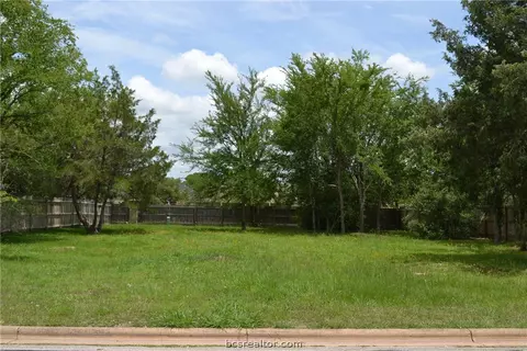 4004 Park Hurst, Bryan, TX 77802 photo 2
