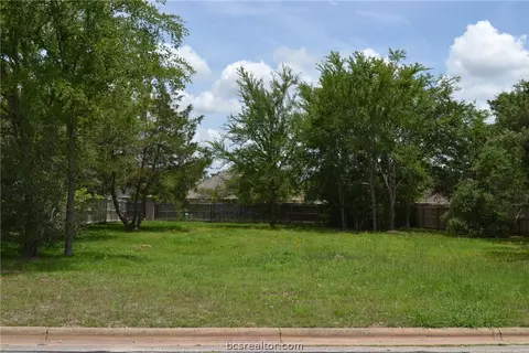 4004 Park Hurst, Bryan, TX 77802 photo 5