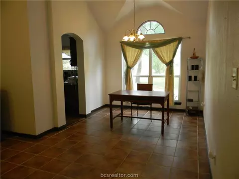 2226 Howell Ave, Bryan, TX 77803 photo 4