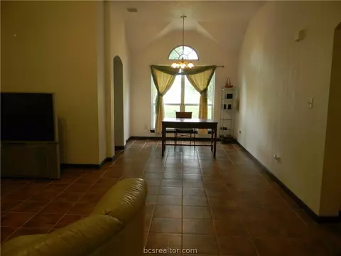 2226 Howell Ave, Bryan, TX 77803 photo 5
