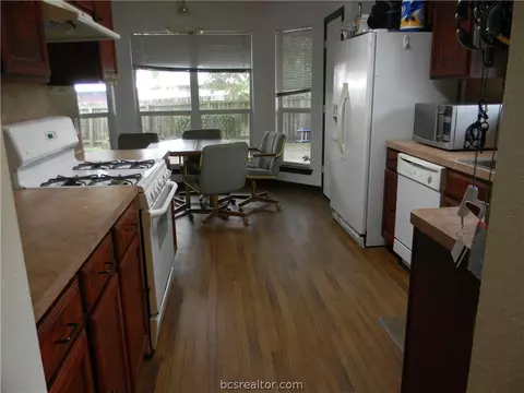 2226 Howell Ave, Bryan, TX 77803 photo 6